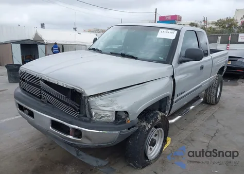 2001 Dodge Ram 1500 St из США, поврежденный, VIN 1B7HC13Y81J558062